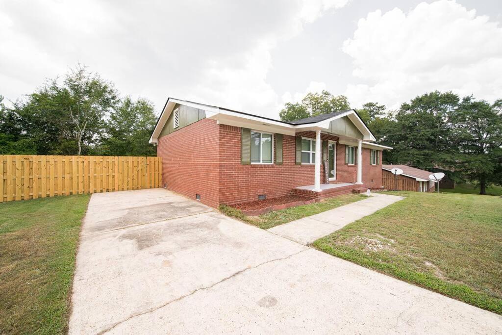 Cozy Brick Ranch Home Owned And Operated By An Army Soldier!! Columbus Kültér fotó